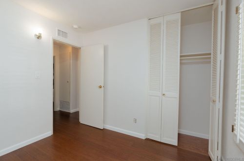 4659 Berwick Dr, San Diego CA 92117-4233 exterior