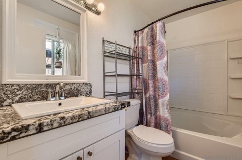 27153 Rainbow Creek Dr, Temecula CA  92591-4512 exterior