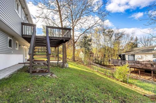 106 Rolling Meadows Rd, Middletown NY  10940-2606 exterior