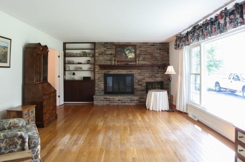 700 Milford Hills Dr, Milford, OH 45150-1466