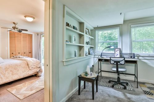 2 Harvest Dr, Derry NH  03038-4872 exterior