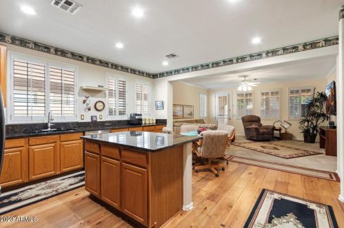 1157 Mesquite St, Gilbert, AZ 85233-5272