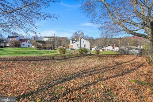 594 Valley Rd, Primrose PA  17901-8852 exterior