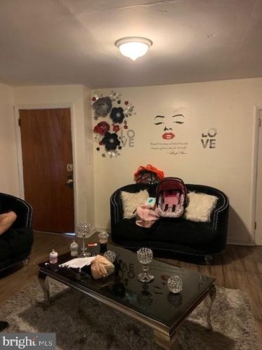 235 32nd St, Camden, NJ 08105-3013