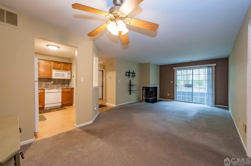 803 Meadow Ct, Helmetta, NJ 08828-1134