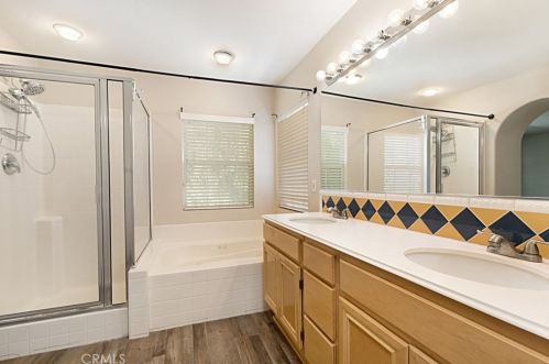 32488 Guevara Dr, Temecula CA  92592-2802 exterior