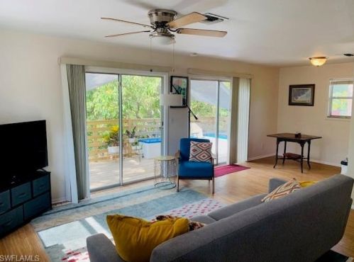 3020 Woodside Ave, Naples, FL 34112-7335
