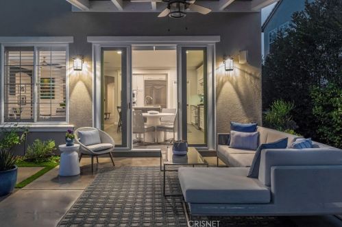 26173 Lone Rock Ct, Santa Clarita CA  91381-0647 exterior