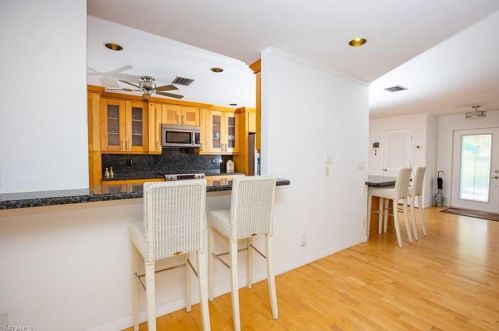 1371 Tahiti Dr, Sanibel FL  33957-2613 exterior