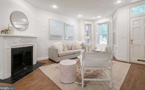 145 D St, Washington, DC 20003-1809