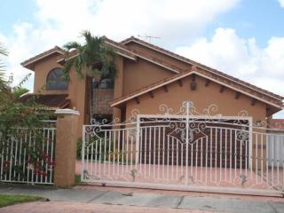 10910 38th St, Miami, FL 33165-4442