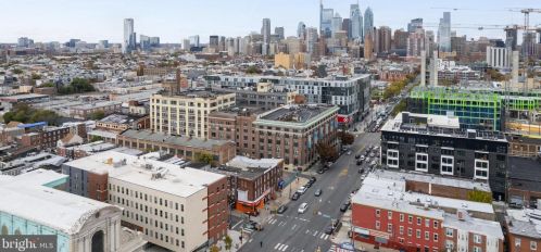 1100 Broad St, Philadelphia PA  19146-5024 exterior