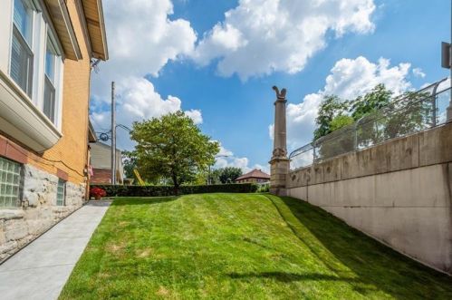 1846 Winhurst St, Pittsburgh, PA 15212-1628