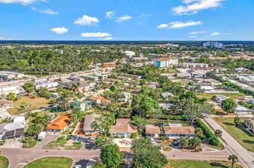 2263 Spruce St, Naples FL  34112-4652 exterior