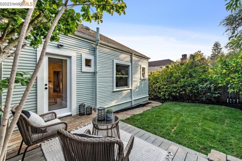 4143 Howe St, Oakland CA 94611-5117 exterior