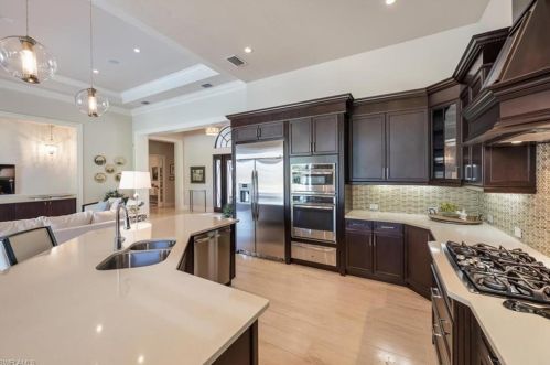29006 Blaisdell Dr, Naples FL  34119-0930 exterior