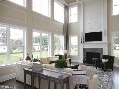 650 Holland Rd, Southampton PA 18966-1819 exterior