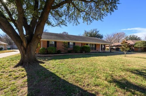 2613 Picadilly Ln, Denton, TX 76209-8656