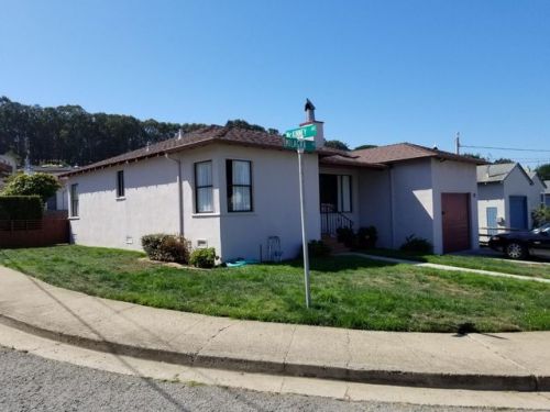 240 Milagra Dr, Pacifica, CA 94044-2331