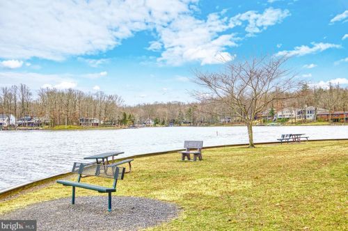 305 Harrison Cir, Locust Grove VA  22508-5256 exterior