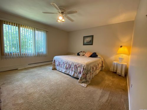 18 Stonehurst Ln, Huntington Station NY  11746-7932 exterior