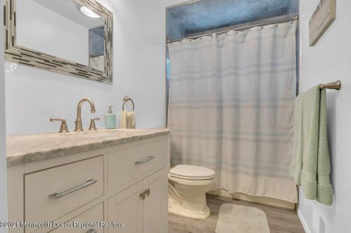 34 Wyoming Dr, Jackson Twp NJ  08527-1544 exterior