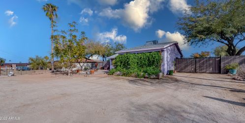 8819 7th Ave, Phoenix, AZ 85021-4575