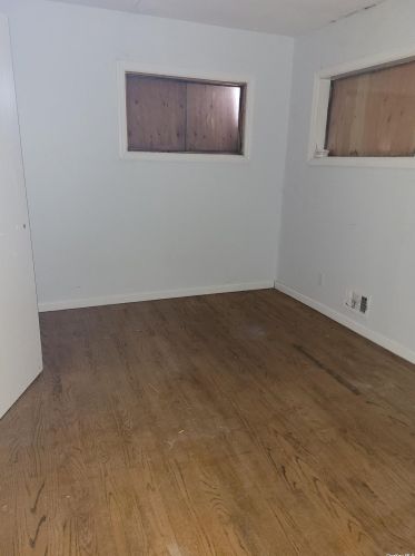 1 Floral Dr, Amityville NY  11701-1608 exterior