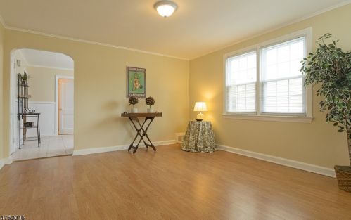 74 Caldwell Pl, Springfield NJ  07081-1714 exterior