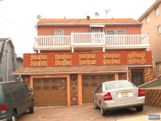 225 Edsall Blvd, Palisades Park NJ  07650-2334 exterior