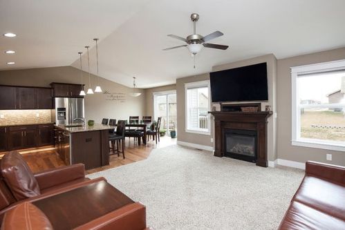 3608 13th St, Ankeny, IA 50023-6025