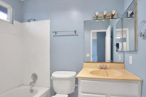 1260 Hoover St, Escondido CA  92027-1415 exterior