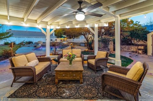 42240 Ridge View Dr, Lancaster CA 93536-7382 exterior