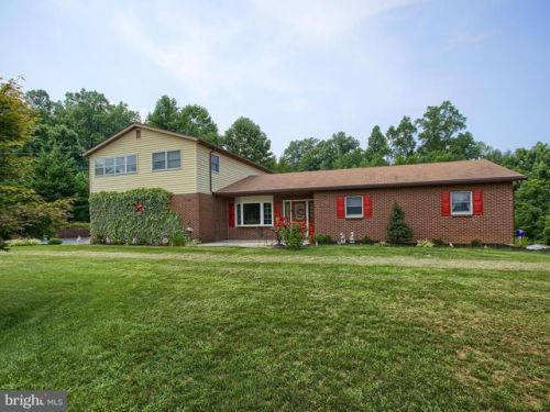 576 Gap Rd, Alpine, PA 17339-9506