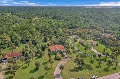 330 17 St, Naples FL 34117-3309 exterior