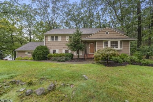 1 Holiday Dr, Greystone Park, NJ 07950-2009