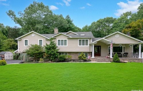 21 Ingold Dr, Huntington Station, NY 11746-7803