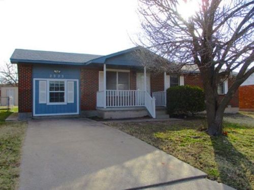 2323 43rd St, Lawton, OK 73505-1711
