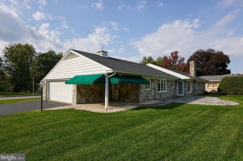 701 Pershing Ave, Ephrata, PA 17522-1964
