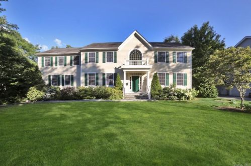 126 Plymouth Dr, Scarsdale, NY 10583-6841