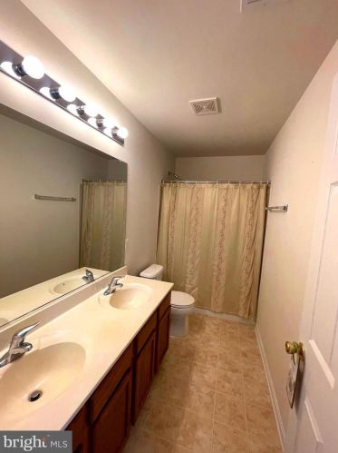 35 Colonial Dr, Charles Town WV  25414-4494 exterior