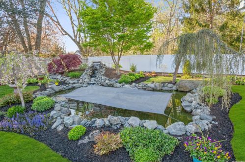 33 Lillian Pl, Canaan Lake, NY 11772-2955