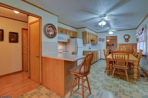 40 Lake Pochung Rd, Wantage NJ  07461-4126 exterior