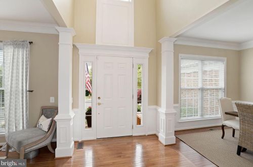 8196 Douglas Fir Dr, Lorton, VA 22079-5657