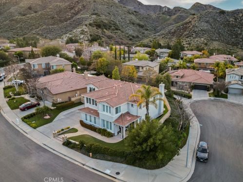 24855 Southern Oaks Dr, Santa Clarita, CA 91381-1810