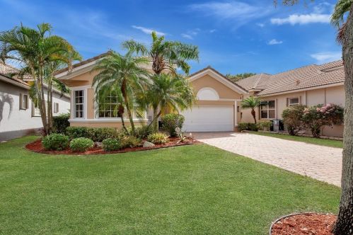 7110 Veneto Dr, Boynton Beach FL  33437-3741 exterior