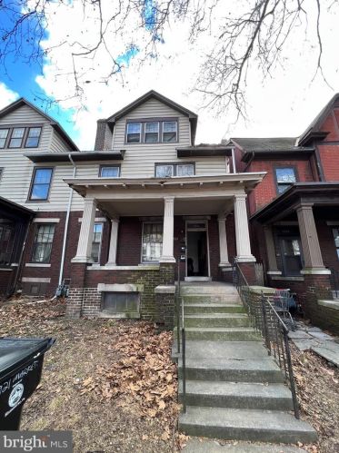 1921 Market St, Harrisburg, PA 17103-2527