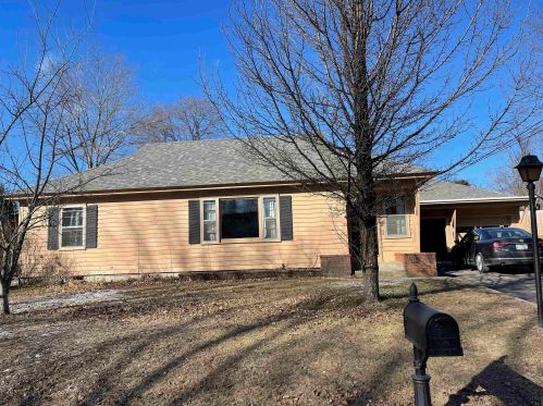 5 Fairview Ave, Allenstown, NH 03275-1119