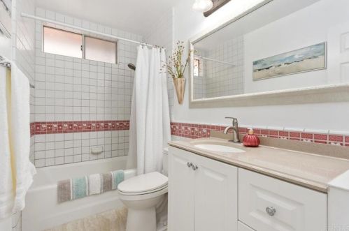 4037 Vista Calaveras St, Oceanside CA  92056-4607 exterior