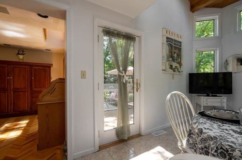 258 Shore Dr, Salem NH  03079-1694 exterior